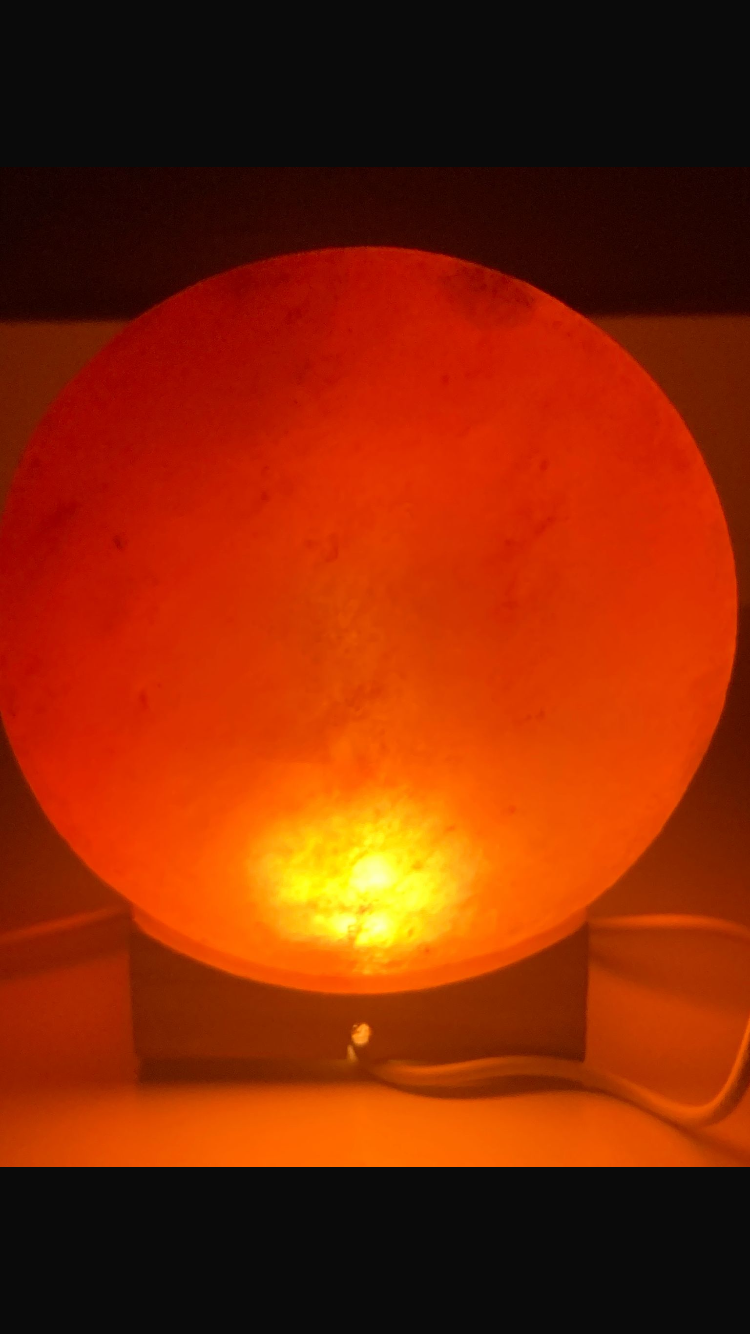 Himalayan rock salt lamp